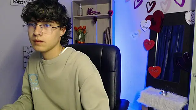 Jeam hot online show from February 2025 09:15:01 PM