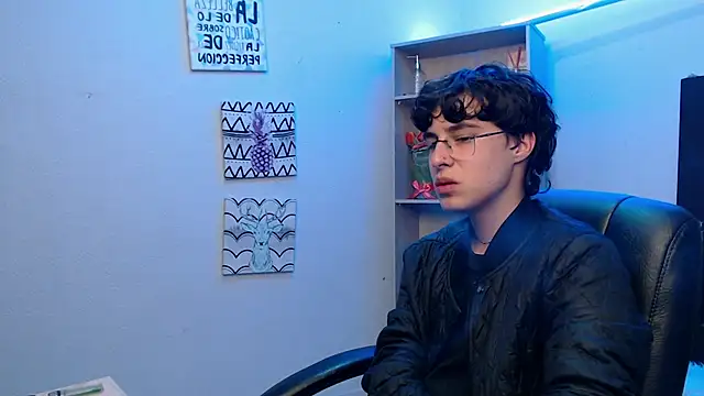 Jeam hot online show from February 2025 09:28:01 PM