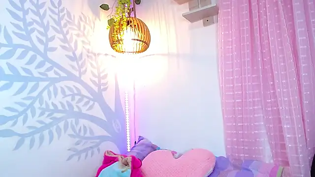 Alison Wiley online show from April 2026 06:42:01 AM