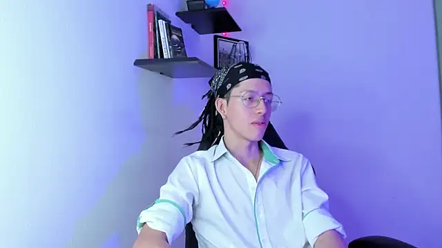 manu vera online show from March 2025 08:10:02 PM