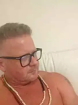 Snapshot of swingr chatting on December 2024 02:19:02 AM swingr online show from December 2024 02:19:02 AM