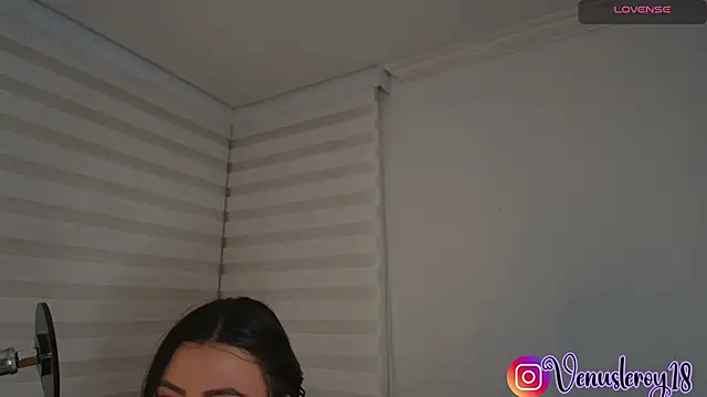 venusleroy  online show from October 2025 11:15:01 PM