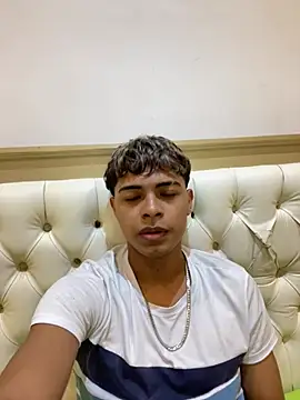 Snapshot of dafnezahiraa_ chatting on December 2024 12:29:01 AM dafnezahiraa online show from December 2024 12:29:01 AM