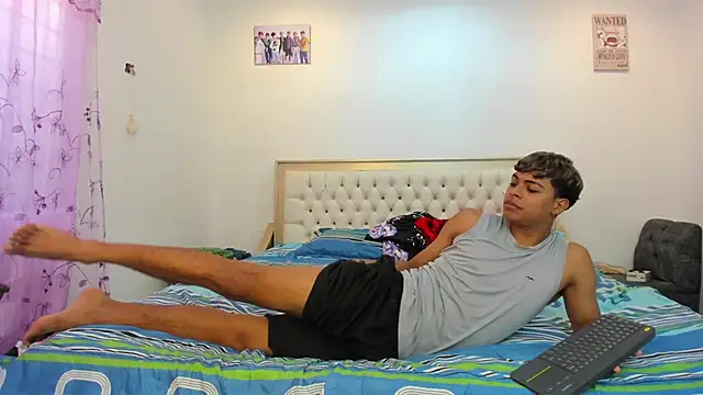 Snapshot of dafnezahiraa_ chatting on January 2025 06:10:02 PM dafnezahiraa online show from January 2025 06:10:02 PM