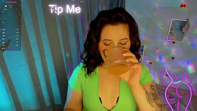 Snapshot of Lei_White chatting on September 2025 07:09:01 PM Lei White online show from September 2025 07:09:01 PM