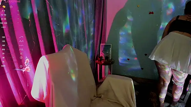 Snapshot of Lei_White chatting on November 2025 08:46:01 PM Lei White online show from November 2025 08:46:01 PM