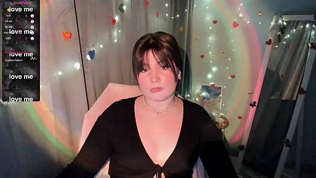 Snapshot of Lei_White chatting on February 2025 08:00:01 PM Lei White online show from February 2025 08:00:01 PM