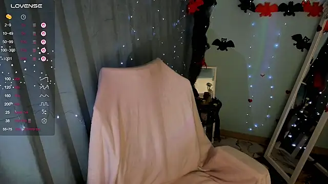 Snapshot of Lei_White chatting on October 2025 07:14:02 PM Lei White online show from October 2025 07:14:02 PM