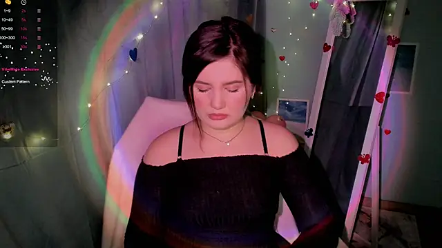 Snapshot of Lei_White chatting on February 2025 07:42:02 PM Lei White online show from February 2025 07:42:02 PM