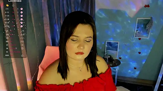 Snapshot of Lei_White chatting on September 2025 06:32:02 PM Lei White online show from September 2025 06:32:02 PM