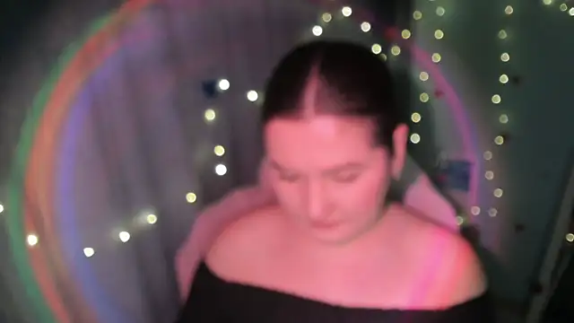 Snapshot of Lei_White chatting on March 2025 07:17:01 PM Lei White online show from March 2025 07:17:01 PM