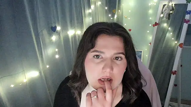 Snapshot of Lei_White chatting on March 2025 01:11:02 AM Lei White online show from March 2025 01:11:02 AM