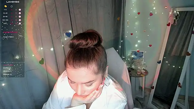 Snapshot of Lei_White chatting on February 2025 12:49:02 AM Lei White online show from February 2025 12:49:02 AM