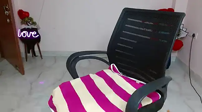 Snapshot of Naughty_Ayesha1 chatting on February 2025 07:24:02 AM Naughty Ayesha1 online show from February 2025 07:24:02 AM