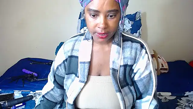 2Sweetysmile online show from October 2025 09:47:01 PM