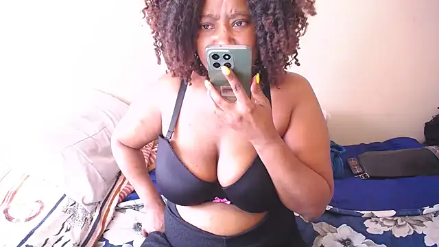 2Sweetysmile online show from October 2025 12:17:02 PM