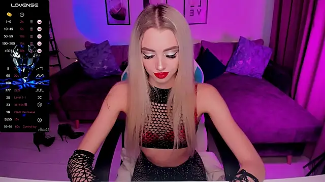 Snapshot of Emilia_Klar chatting on October 2025 03:02:01 PM Emilia Klar online show from October 2025 03:02:01 PM