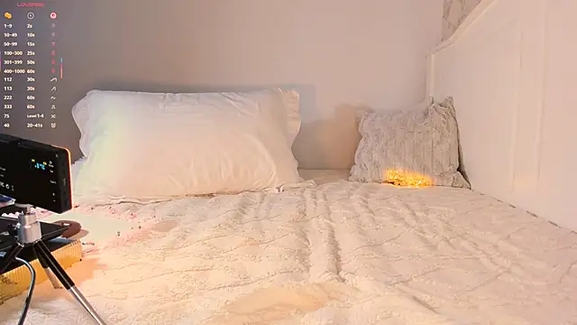 Snapshot of Allena_moan chatting on September 2025 09:54:01 AM Allena moan online show from September 2025 09:54:01 AM