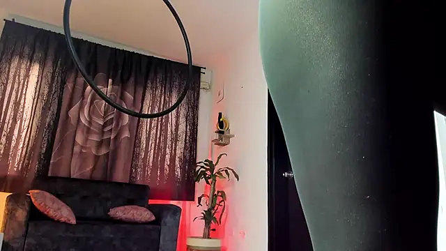 Alaia Love77 online show from November 2025 10:14:02 PM