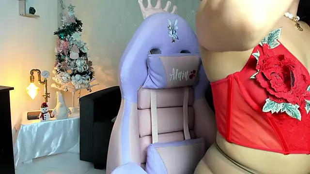 Alaia Love77 online show from December 2025 10:43:01 PM