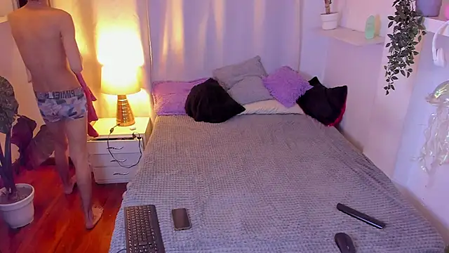 santy-kitty online show from March 2026 02:12:02 AM