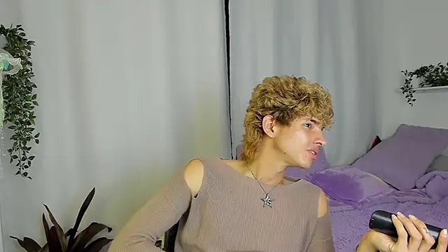 Snapshot of santy-kitty chatting on September 2025 01:12:01 AM santy-kitty online show from September 2025 01:12:01 AM