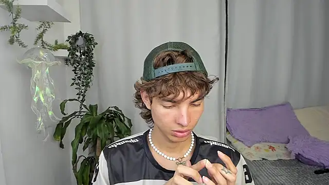 santy-kitty online show from December 2025 12:44:01 AM