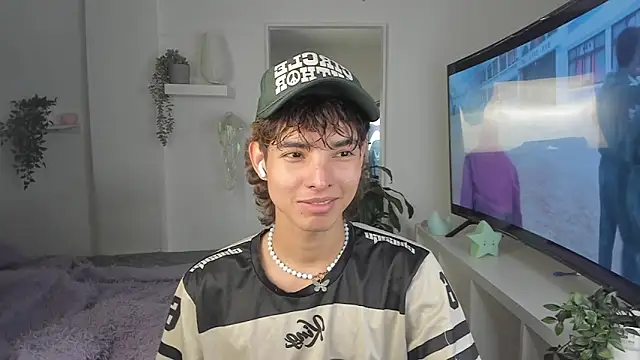 santy-kitty online show from December 2025 03:40:02 AM