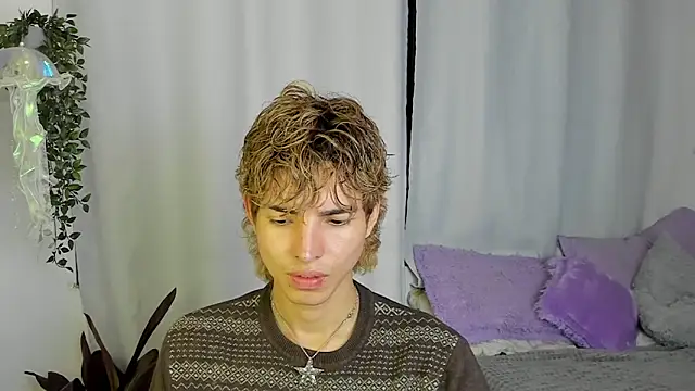 Snapshot of santy-kitty chatting on September 2025 02:51:02 AM santy-kitty online show from September 2025 02:51:02 AM