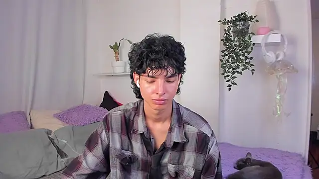 santy-kitty online show from February 2026 11:43:02 PM