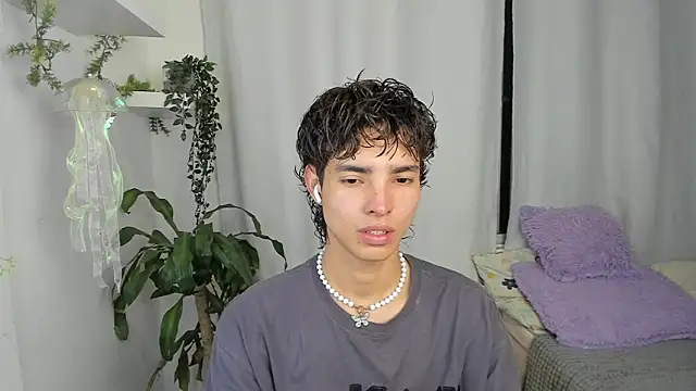 santy-kitty online show from December 2025 02:16:01 AM