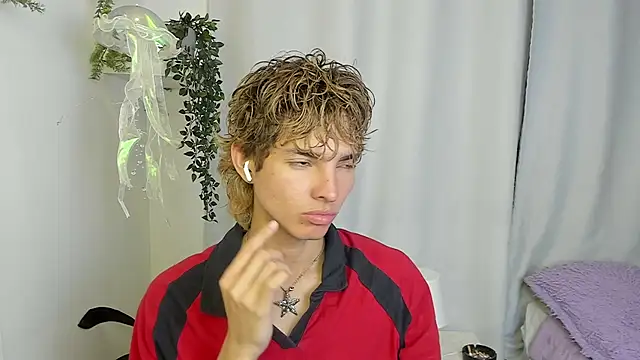 Snapshot of santy-kitty chatting on October 2025 03:19:01 AM santy-kitty online show from October 2025 03:19:01 AM