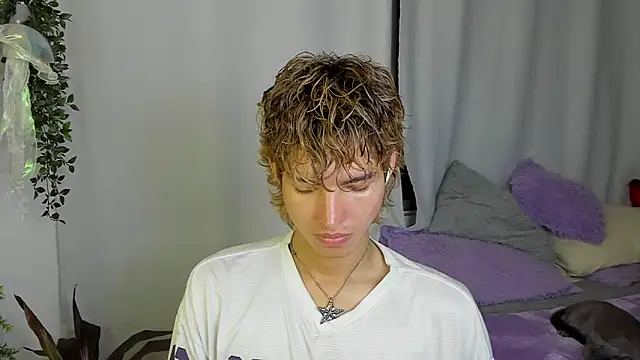 Snapshot of santy-kitty chatting on October 2025 02:35:01 AM santy-kitty online show from October 2025 02:35:01 AM