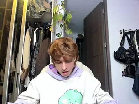 Snapshot of santy-kitty chatting on February 2025 01:23:02 AM santy-kitty online show from February 2025 01:23:02 AM