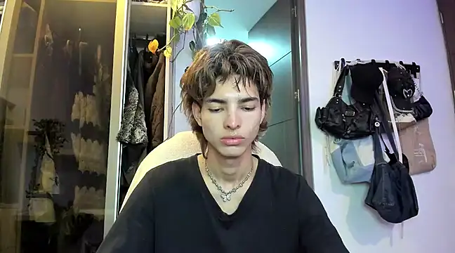 Snapshot of santy-kitty chatting on January 2025 11:29:01 PM santy-kitty online show from January 2025 11:29:01 PM