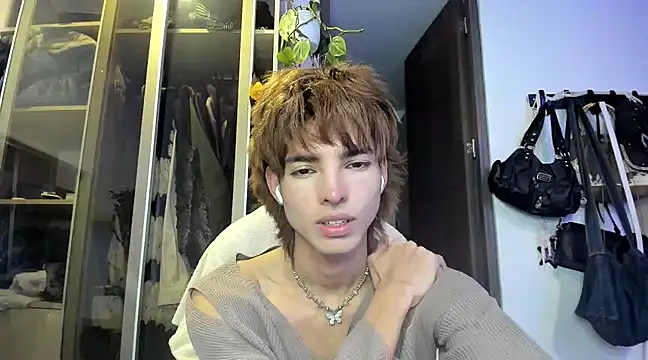 Snapshot of santy-kitty chatting on January 2025 11:54:01 PM santy-kitty online show from January 2025 11:54:01 PM