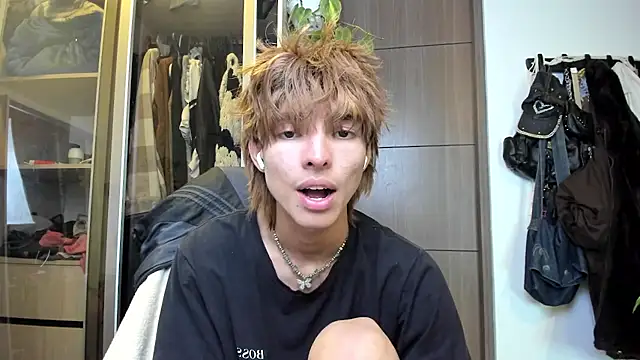 Snapshot of santy-kitty chatting on February 2025 04:20:01 AM santy-kitty online show from February 2025 04:20:01 AM