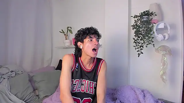 santy-kitty online show from February 2026 01:39:01 AM