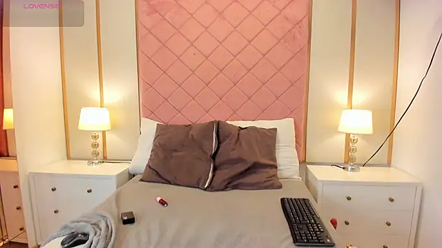 Issabella Roa online show from March 2026 03:07:01 AM