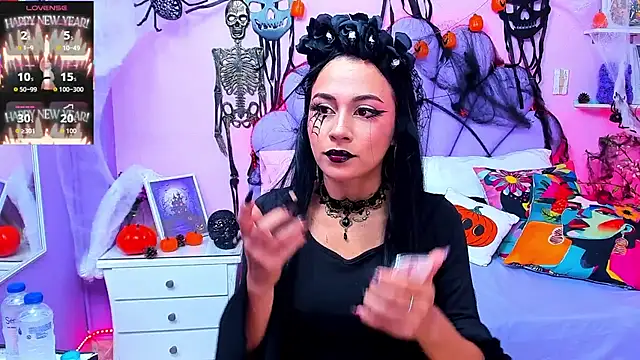 Snapshot of HannaPretthy chatting on October 2025 12:35:03 PM HannaPretthy online show from October 2025 12:35:03 PM