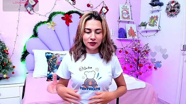 Snapshot of HannaPretthy chatting on November 2025 11:33:01 AM HannaPretthy online show from November 2025 11:33:01 AM