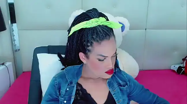NathaliaCross online show from February 2025 06:01:02 PM