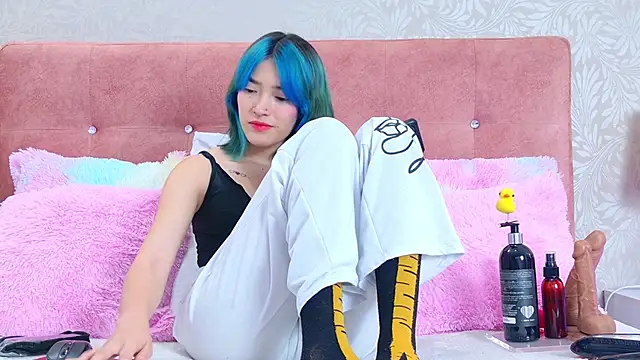 AlliciaKim online show from September 2025 07:20:02 PM