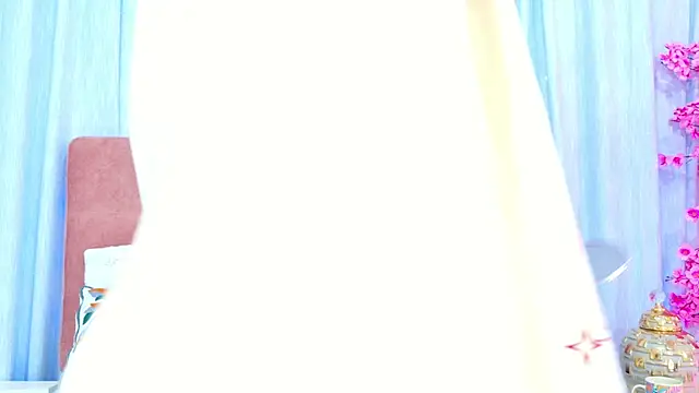 AlliciaKim online show from November 2025 07:29:02 PM