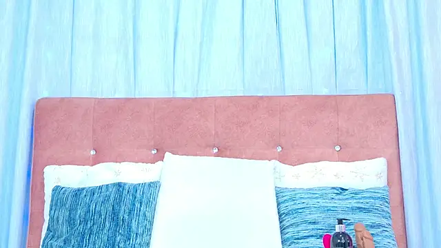 AlliciaKim online show from November 2025 07:08:02 PM