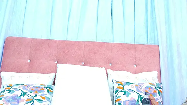 AlliciaKim online show from November 2025 07:18:01 PM