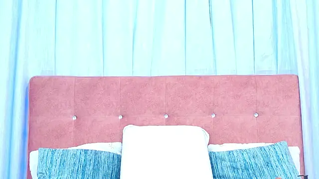 AlliciaKim online show from October 2025 07:11:01 PM