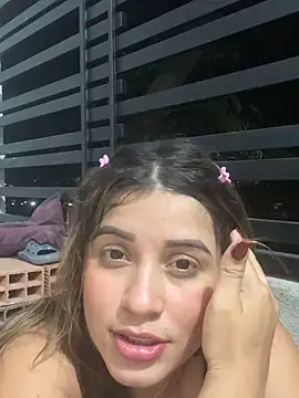 perlita05 online show from October 2025 02:24:02 AM