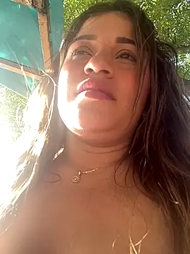 perlita05 online show from September 2025 08:48:01 PM