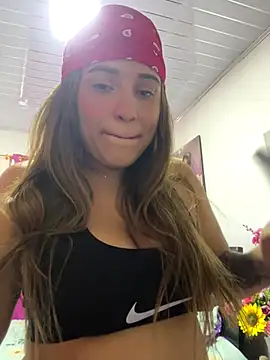 perlita05 online show from October 2025 09:29:01 PM